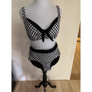 Women's two-piece black/white checkered swimsuit with sweetheart styled top